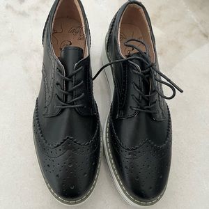 Women’s Platform Lace-up Oxfords